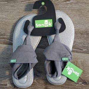 NEW Sanuk Sandals